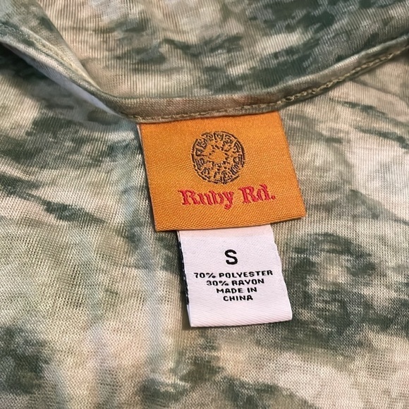 Ruby Rd. Sage Green Sleeveless Top with Ruffle Shoulder Small NWT - Picture 4 of 4